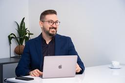 نام نام خانوادگی 1 پروفایل